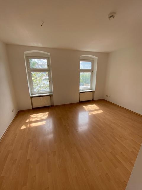 Wohnung zur Miete 350 € 2 Zimmer 54 m²<br/>Wohnfläche 3.<br/>Geschoss ab sofort<br/>Verfügbarkeit Sankt-Michael-Str. . Fichtestraße / Ambrosiusplatz Magdeburg 39112