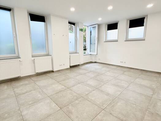 Bürofläche zur Miete 2.300 € 6 Zimmer 110 m² Bürofläche Mitte Mitte 70190