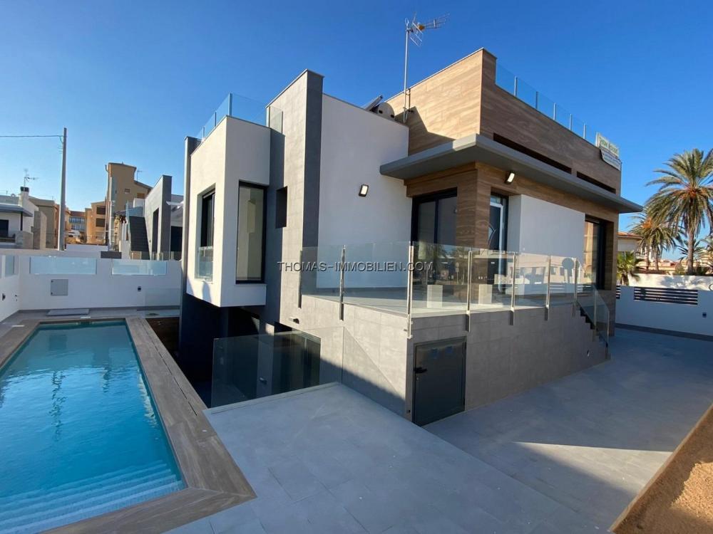 Villa zum Kauf 940.000 € 5 Zimmer 310 m²<br/>Wohnfläche 320 m²<br/>Grundstück Torrevieja 03180