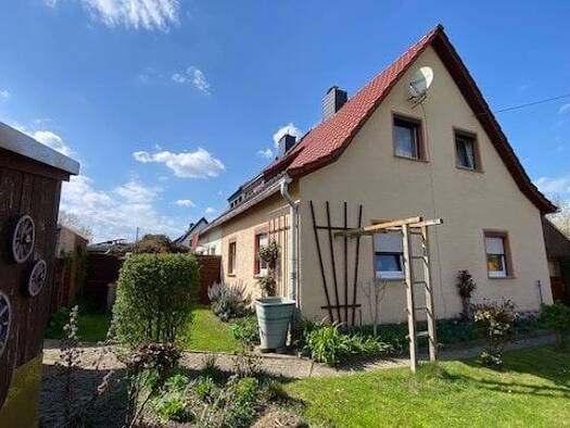 Doppelhaushälfte zum Kauf 113.000 € 3 Zimmer 64 m² 408 m² Grundstück Petzschwitz Lommatzsch 01623