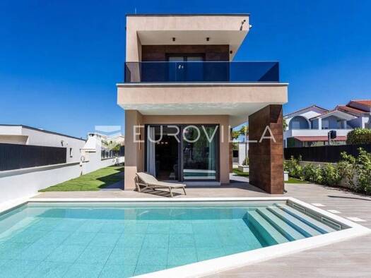 Haus zum Kauf 1.000.000 € 3 Zimmer 183 m² Vodice Vodice