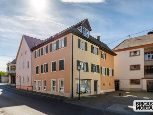 Mehrfamilienhaus zum Kauf 10 Zimmer 280 m² 138 m² Grundstück Hauptstraße 54 Kenzingen Kenzingen 79341