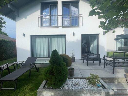 Einfamilienhaus zum Kauf 1.280.000 € 7 Zimmer 239 m² 633 m² Grundstück frei ab sofort Flintsbach Flintsbach am Inn 83126