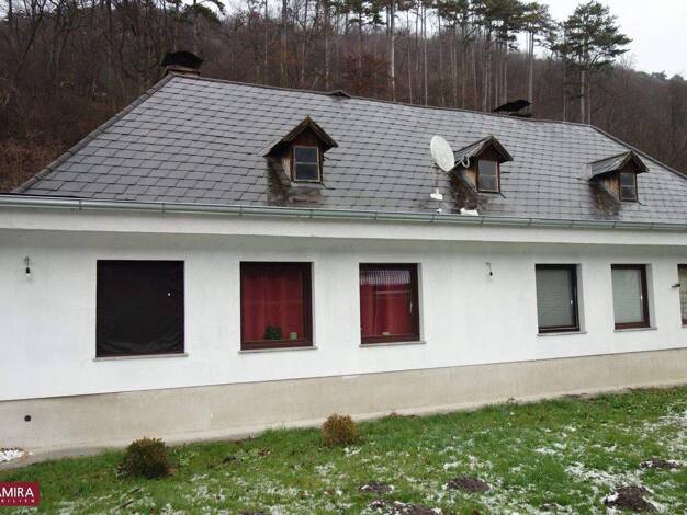 Haus zum Kauf 4 Zimmer 200 m² 1.200 m² Grundstück Siegenfeld 2500