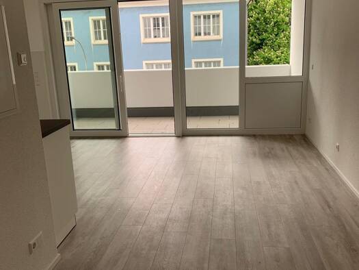Wohnung zur Miete 450 € 1 Zimmer 33 m² 2. Geschoss frei ab sofort Singen Singen (Hohentwiel) 78224