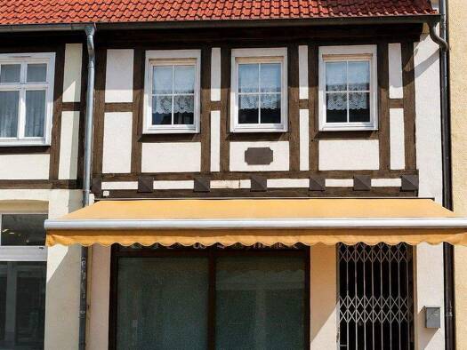 Reihenmittelhaus zum Kauf 95.000 € 4 Zimmer 160 m² 158 m² Grundstück frei ab sofort Burg Burg 39288