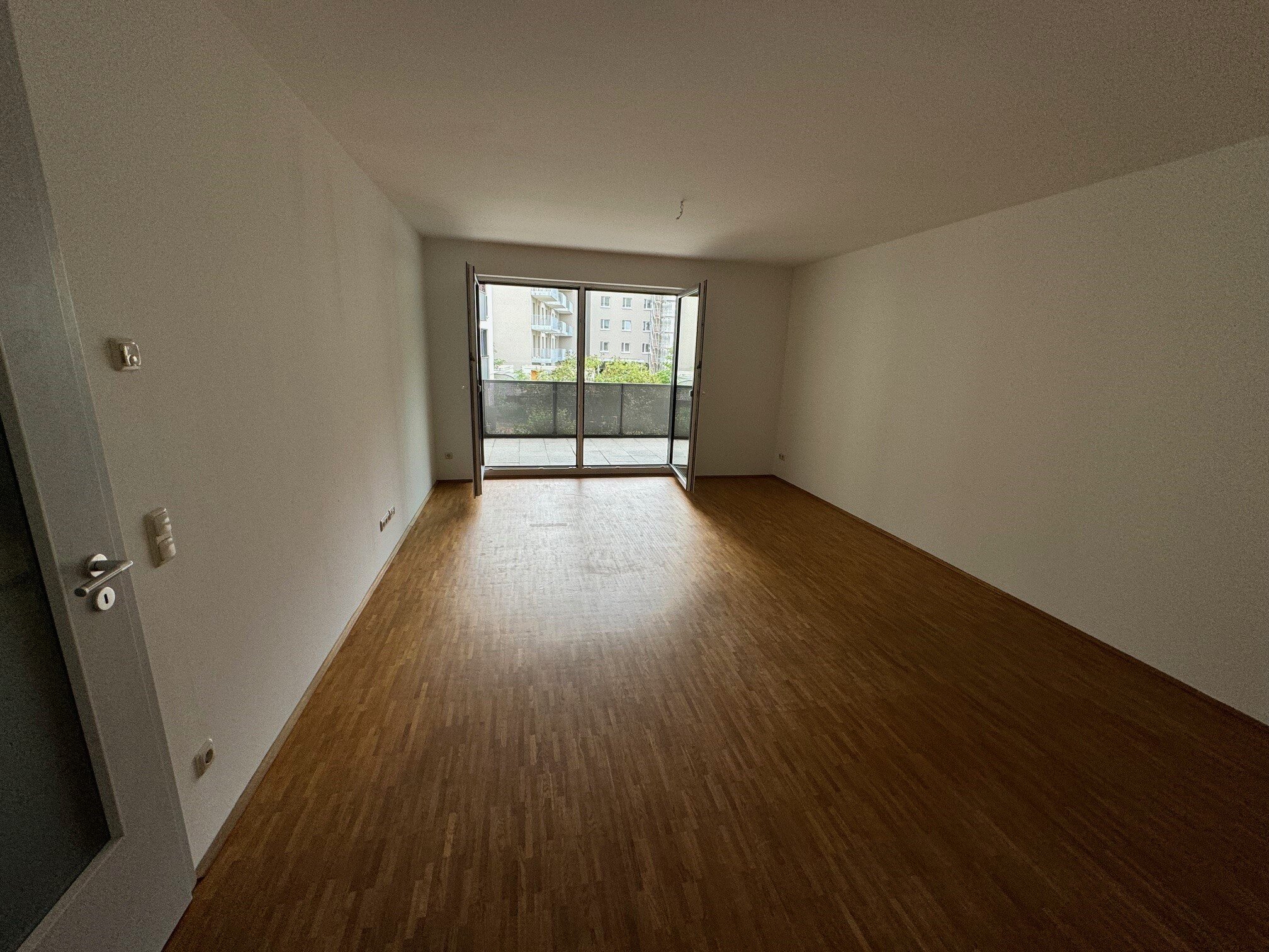 Wohnung zum Kauf 550.000 € 4 Zimmer 109,3 m²<br/>Wohnfläche 1.<br/>Geschoss ab sofort<br/>Verfügbarkeit Tieckstraße 18 Äußere Neustadt (Hoyerswerdaer Str.) Dresden 01099