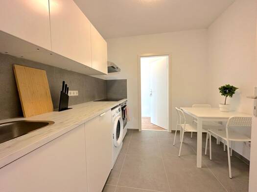 Wohnung zur Miete 580 € 1 Zimmer 14 m² 8. Geschoss frei ab sofort Luthmerstraße 53 Nied Frankfurt am Main 65934