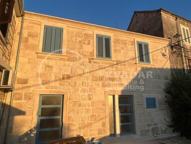 Haus zum Kauf 367.000 € 5 Zimmer 140 m² 25 m² Grundstück Zrnovo 20275