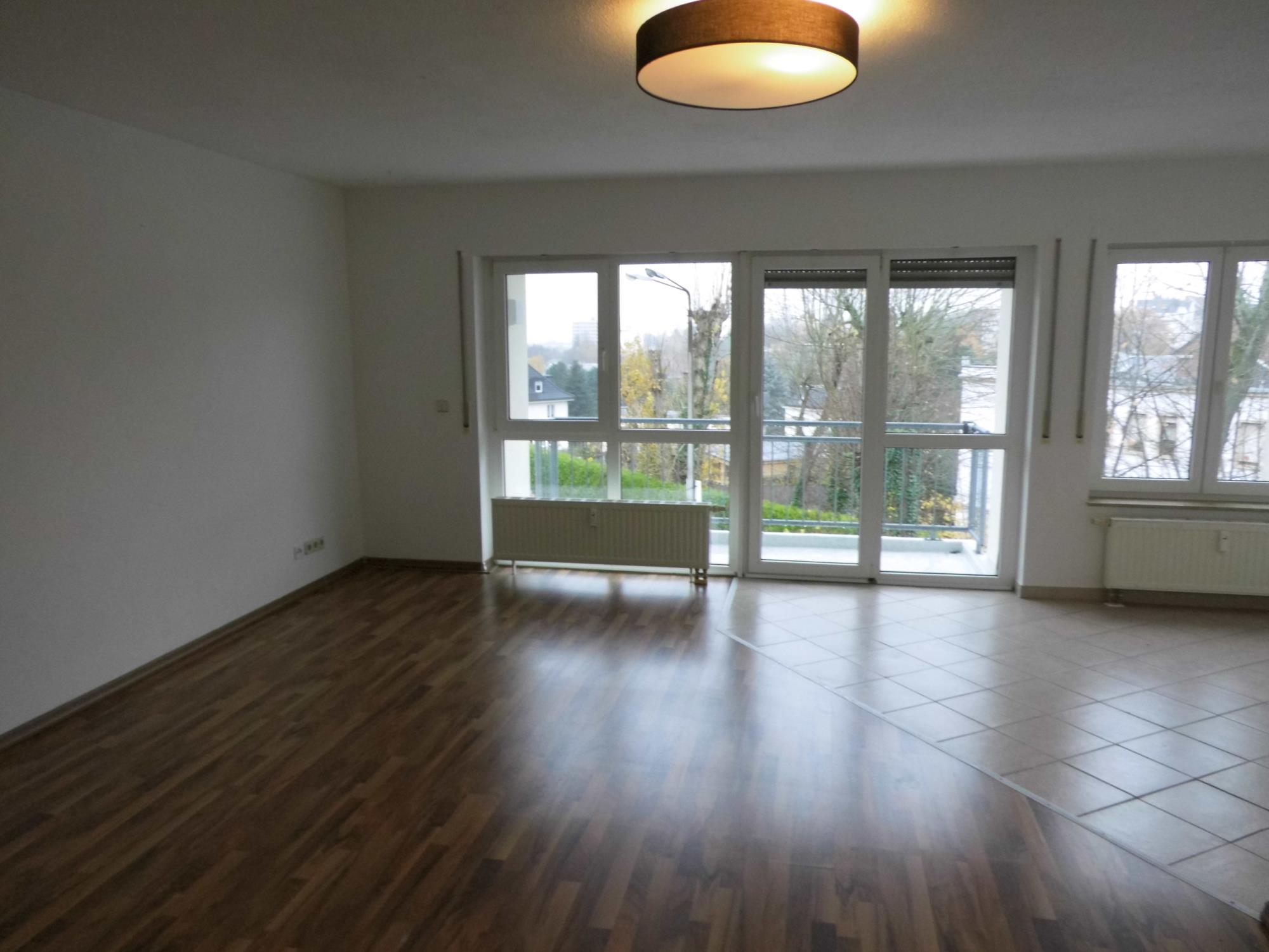 Wohnung zur Miete 570 € 3 Zimmer 95 m²<br/>Wohnfläche Reichenbach Reichenbach 08468