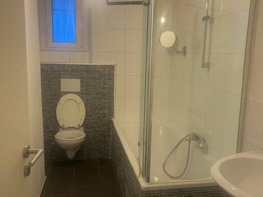 Wohnung zur Miete 1.150 € 3 Zimmer 96 m² Geschoss 3/5 frei ab 15.04.2026 Hüttenstraße 156 Oberbilk Düsseldorf 40227