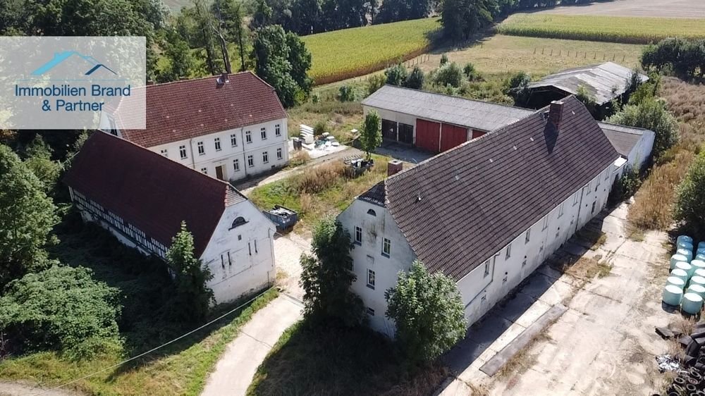 Einfamilienhaus zum Kauf 300.000 € 5 Zimmer 200 m²<br/>Wohnfläche 7.000 m²<br/>Grundstück Krebitzschen Rositz 04617