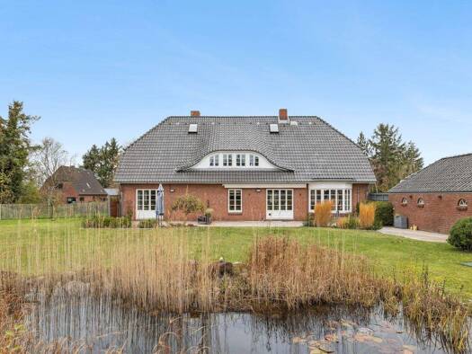Einfamilienhaus zum Kauf 1.285.000 € 7 Zimmer 255 m² 1.720 m² Grundstück Schobüll Husum 25813