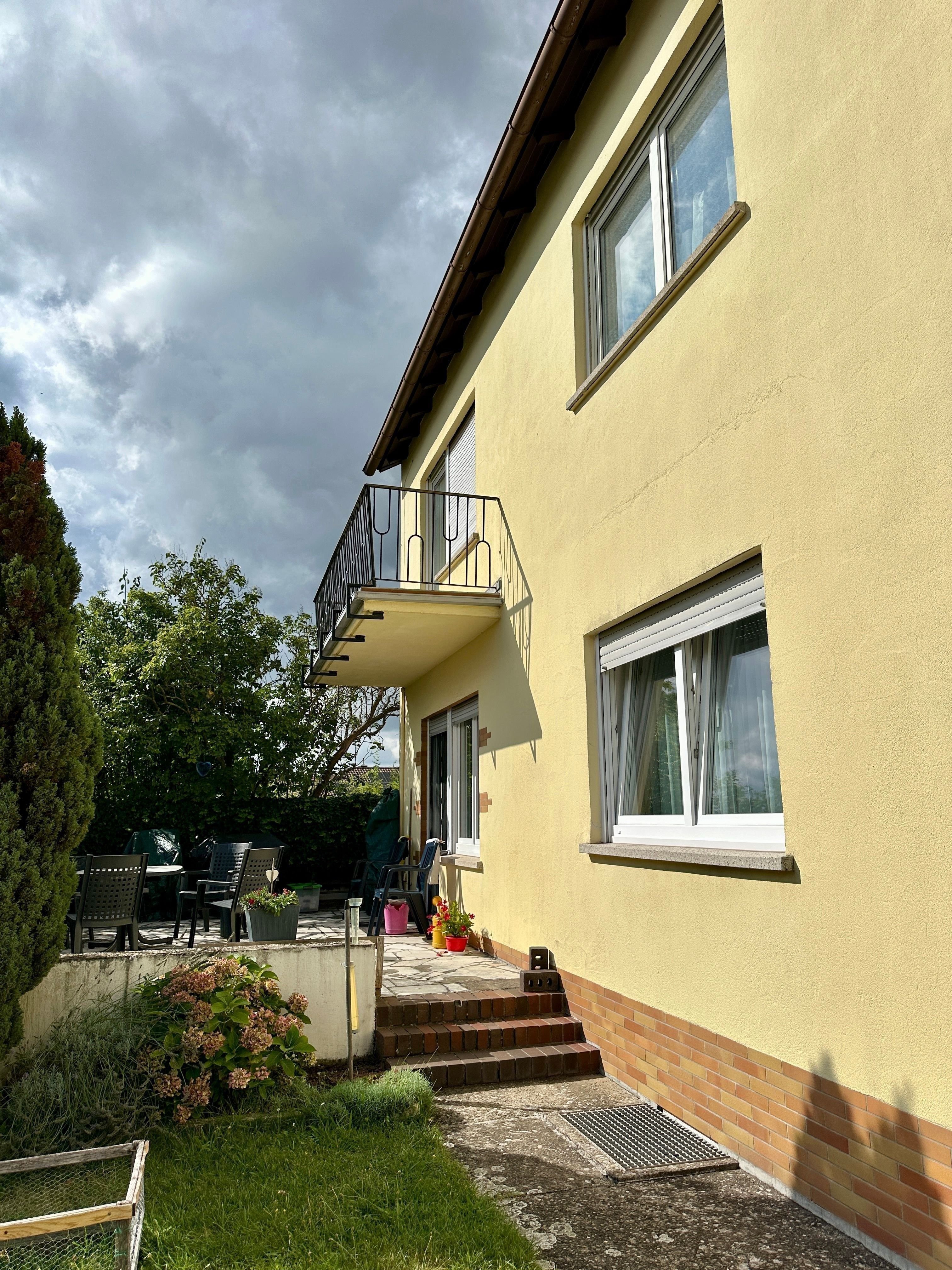 Mehrfamilienhaus zum Kauf 599.000 € 6 Zimmer 189 m²<br/>Wohnfläche 971 m²<br/>Grundstück ab sofort<br/>Verfügbarkeit Brandenburgerstraße 2 Langenzenn Langenzenn 90579