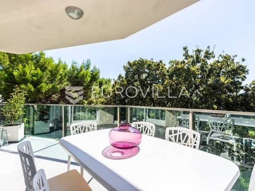 Wohnung zur Miete 1.700 € 2 Zimmer 104 m² 2. Geschoss Strozanac Podstrana