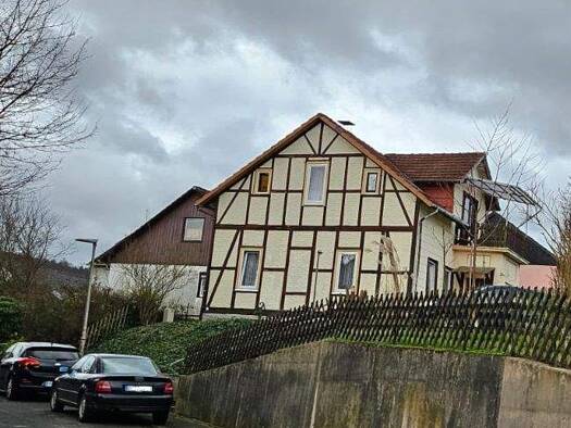 Haus zum Kauf 189.000 € 11 Zimmer 1.000 m² Grundstück frei ab sofort Sichelnsteiner Weg 12 Hann. Münden 34346