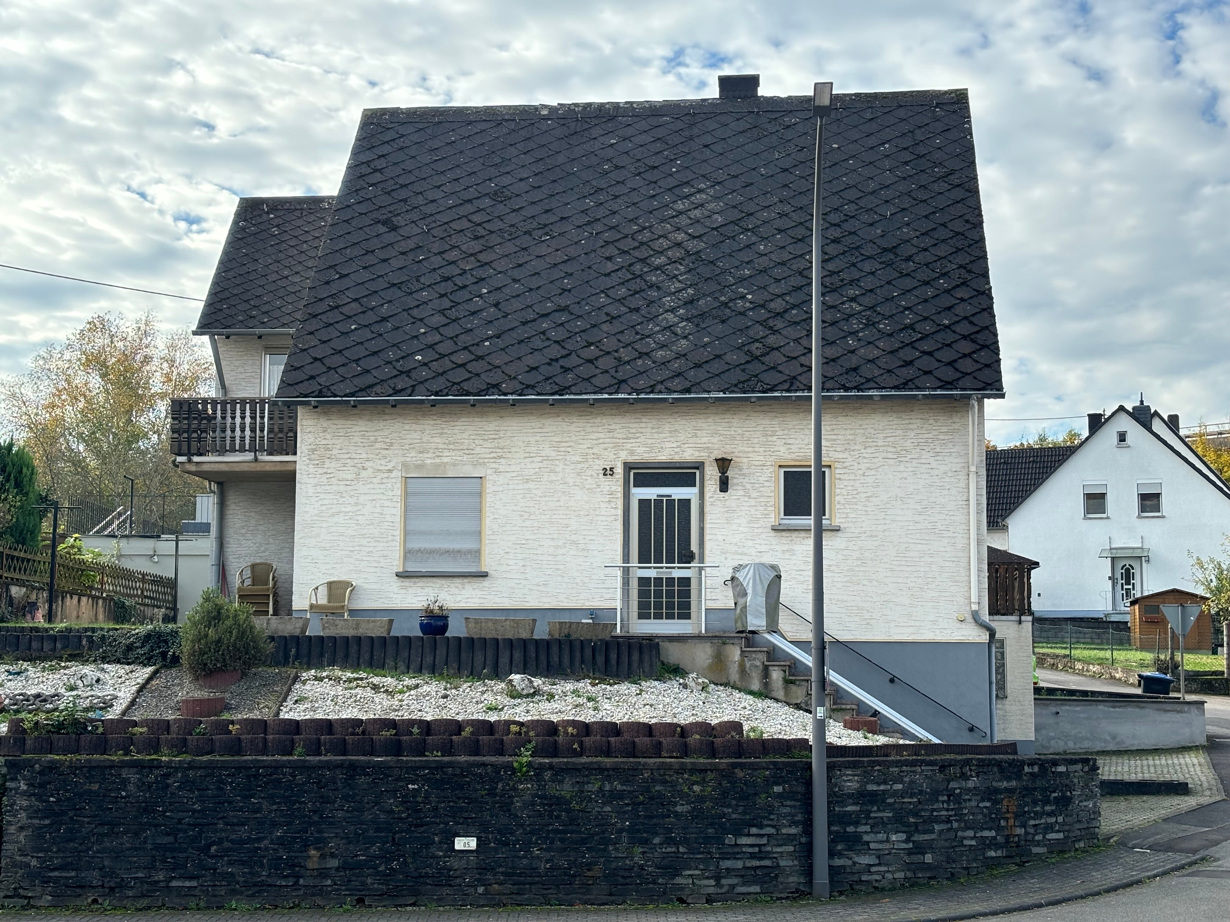 Einfamilienhaus zum Kauf 239.000 € 6 Zimmer 140 m²<br/>Wohnfläche 344 m²<br/>Grundstück ab sofort<br/>Verfügbarkeit Longuich 54340