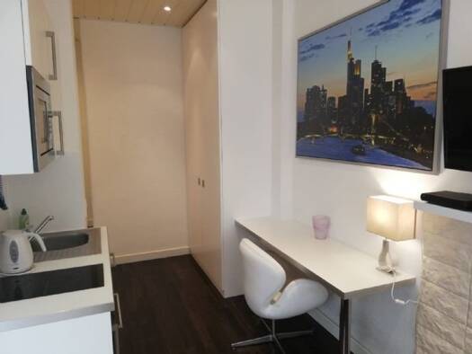 Studio zur Miete 999 € 1 Zimmer EG Sonnemannstrasse 79-81 Ostend Frankfurt am Main 60314