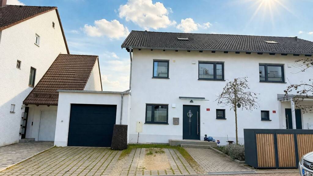 Haus zum Kauf 1.100.000 € 6 Zimmer 132 m² 307 m² Grundstück Josef Schlecht Straße 1 b Freising 85354