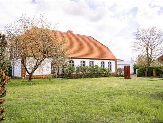 Haus zum Kauf 450.000 € 1.100 m² Grundstück Grebbin 19374