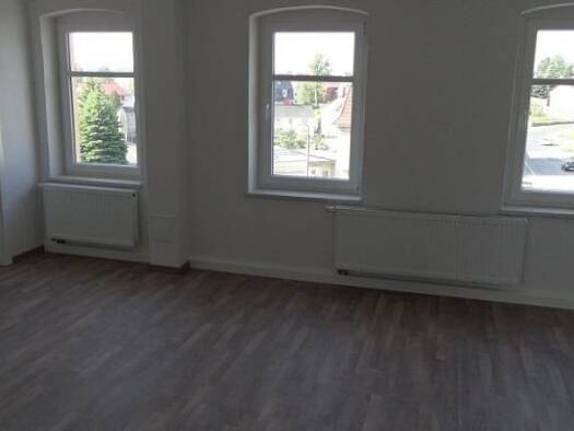 Wohnung zur Miete 495 € 3 Zimmer 70 m² 3. Geschoss frei ab sofort Bismarckplatz 1 Großröhrsdorf 01900