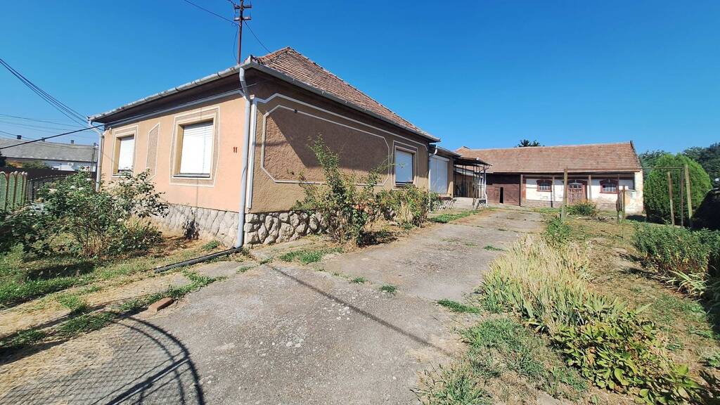 Einfamilienhaus zum Kauf 85.000 € 6 Zimmer 174 m² 7.000 m² Grundstück frei ab sofort Csikóstöttos 7341