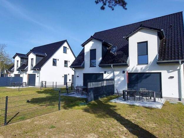Doppelhaushälfte zum Kauf provisionsfrei 299.000 € 4 Zimmer 94,8 m² 300 m² Grundstück Fuhlendorf 18356