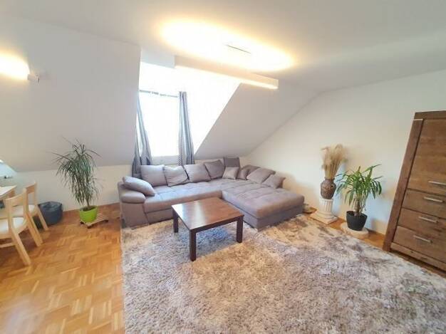 Wohnung zur Miete 580 € 2 Zimmer 62 m² Dachgeschoss, 3. Geschoss frei ab sofort Mosacherweg 33 Dreifaltigkeit Amberg 92224