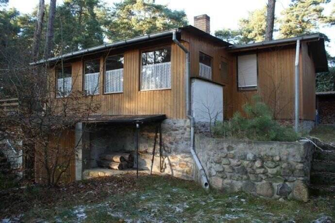 Immobilie in Storkow (Mark) - ideal für Handwerker, Idyllisch gelegener Ferienbungalow nahe Scharmützelsee in Waldlage - Bild 0