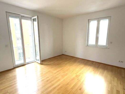 Wohnung zum Kauf 389.000 € 3 Zimmer 90,2 m² Geschoss 1/3 frei ab sofort Altstadt Würzburg 97080
