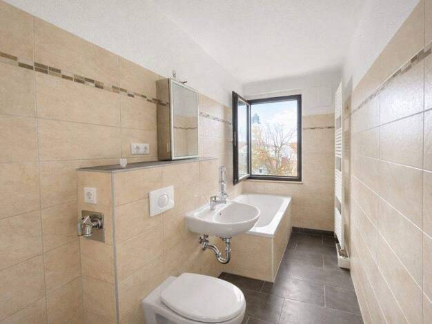 Wohnung zur Miete 314 € 3 Zimmer 57,6 m² 4. Geschoss frei ab 26.03.2026 Marienstraße 6 Stadtmitte Plauen 08527