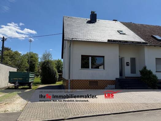 Doppelhaushälfte zum Kauf 139.000 € 4 Zimmer 105 m² 677 m² Grundstück Beuren Beuren (Hochwald) 54413