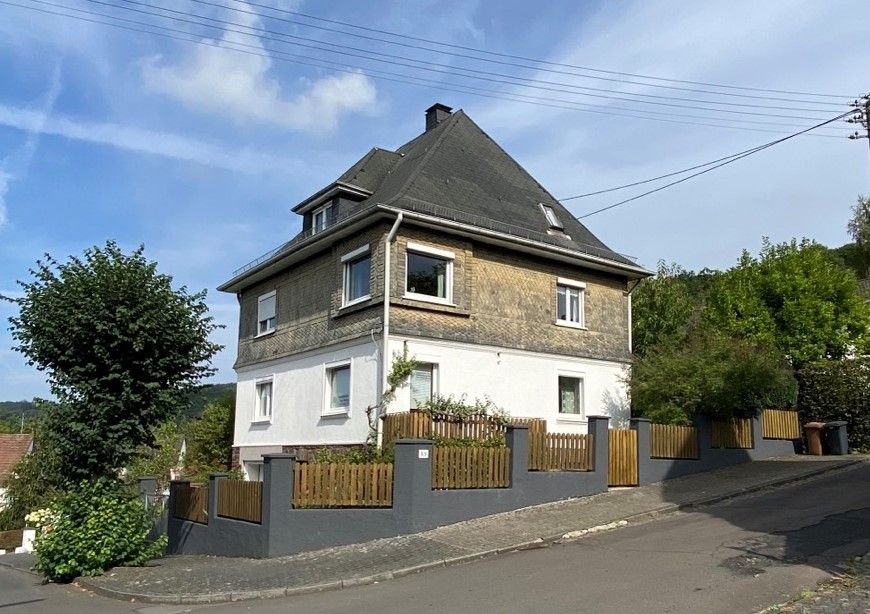 Einfamilienhaus zum Kauf 198.800 € 7 Zimmer 168 m²<br/>Wohnfläche 368 m²<br/>Grundstück Betzdorf Betzdorf 57518