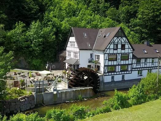 Sonstiges zum Kauf als Kapitalanlage geeignet 1.395.000 € 813 m² 1.874 m² Grundstück Schmallenberg Schmallenberg 57392