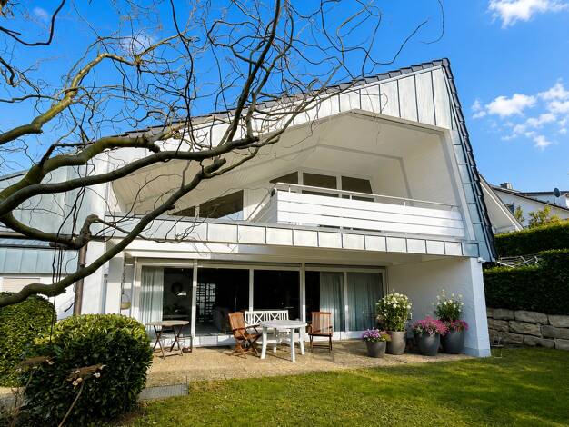 Einfamilienhaus zum Kauf 1.250.000 € 12 Zimmer 297 m² 682 m² Grundstück frei ab 01.08.2026 Au 79280