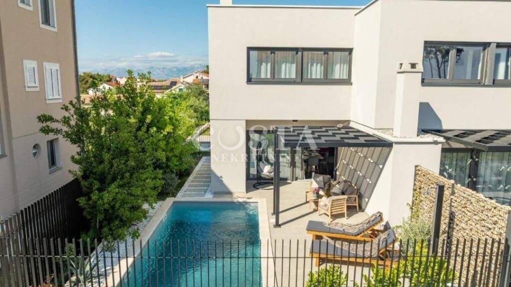 Doppelhaushälfte zum Kauf 1.100.000 € 8 Zimmer 433 m² Grundstück Privlaka 23233