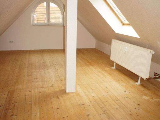 Wohnung zur Miete 457 € 3 Zimmer 65 m² 3. Geschoss frei ab 01.05.2026 Feldstraße 27 Flöha 09557