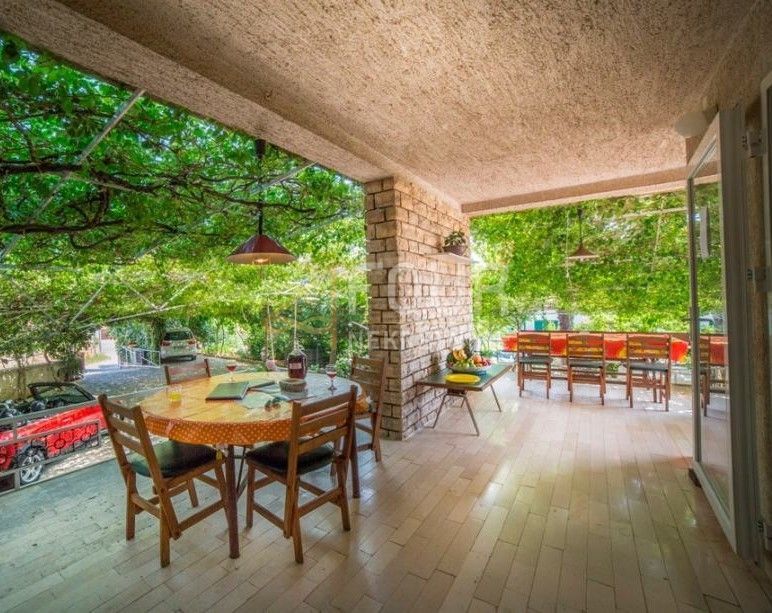 Haus zum Kauf 1.100.000 € 16 Zimmer 550 m²<br/>Wohnfläche 700 m²<br/>Grundstück Vodice center