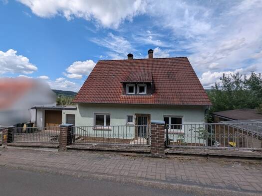 Einfamilienhaus zum Kauf 229.000 € 6 Zimmer 172 m² 674 m² Grundstück frei ab sofort Bad Salzschlirf 36364