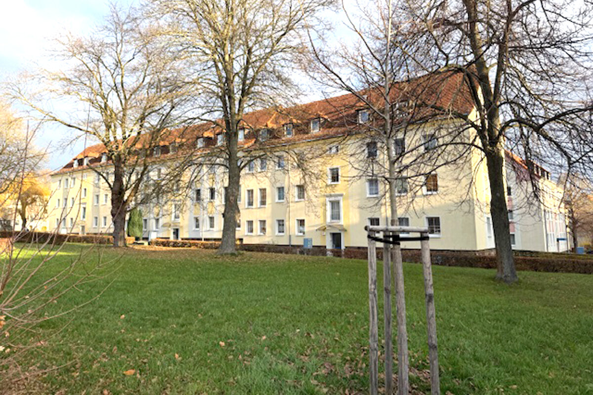 Wohnung zum Kauf 39.000 € 2 Zimmer 52 m²<br/>Wohnfläche 1.<br/>Geschoss Clara-Zetkin-Strasse 2 Ronneburg Ronneburg 07580