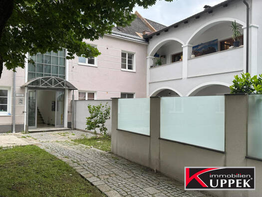Wohnung zum Kauf 80.000 € 280 m² 2. Geschoss Enns 4470