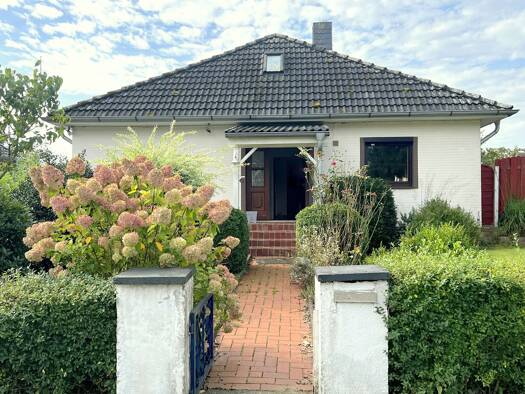 Bungalow zum Kauf 255.000 € 3 Zimmer 91,8 m² 711 m² Grundstück frei ab sofort Lohbarbek 25551