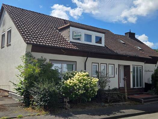 Immobilie zum Kauf 278.000 € 10 Zimmer 328 m² 841 m² Grundstück frei ab sofort Am Klingelbach 32 Bad Berleburg Bad Berleburg 57319
