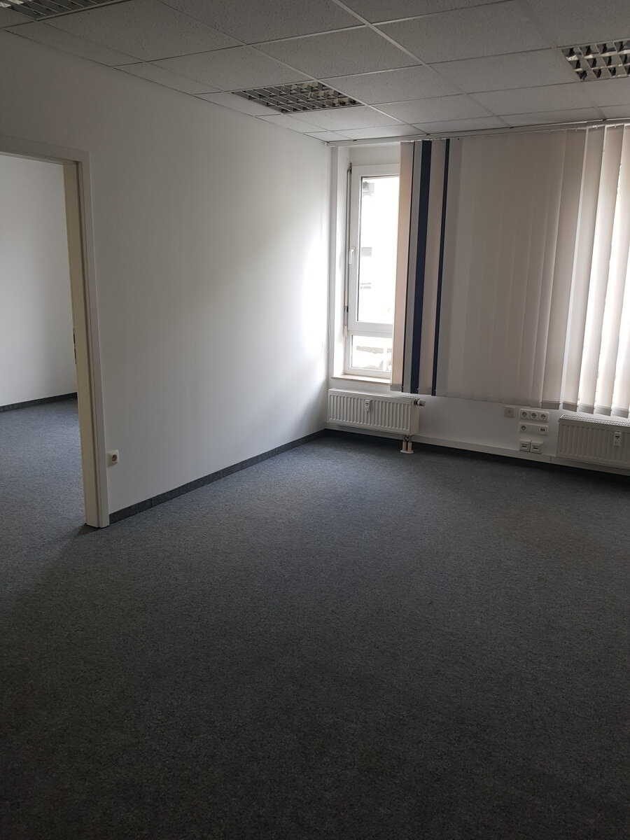 Bürofläche zur Miete 1.235 € 9 Zimmer 193 m²<br/>Bürofläche Limbacher Straße 83 Kaßberg 914 Chemnitz 09116