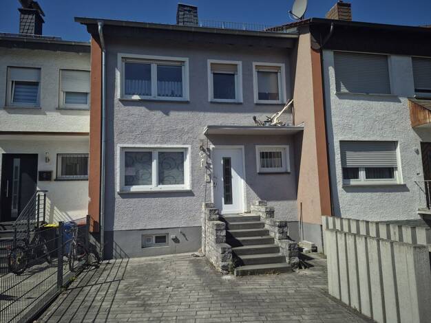Reihenmittelhaus zum Kauf 365.000 € 4 Zimmer 88 m² 266 m² Grundstück Großauheim Hanau 63457