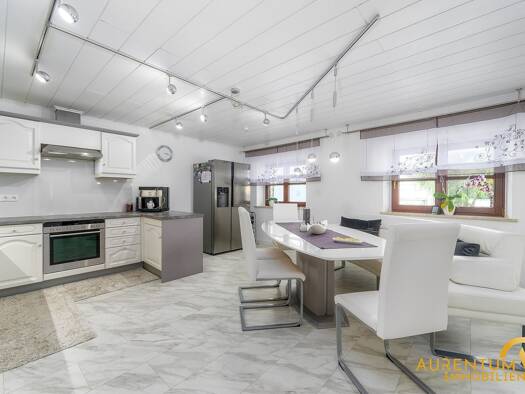 Mehrfamilienhaus zum Kauf 950.000 € 10 Zimmer 650 m² 1.204 m² Grundstück Frontenhausen Frontenhausen 84160
