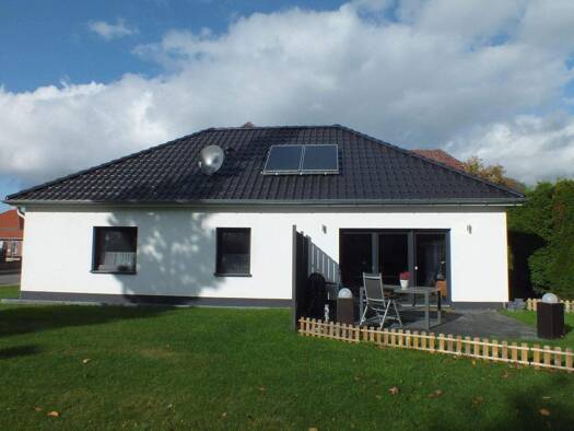 Bungalow zum Kauf provisionsfrei 315.000 € 3 Zimmer 110 m² 577 m² Grundstück frei ab 01.02.2026 Meerbeck 31715