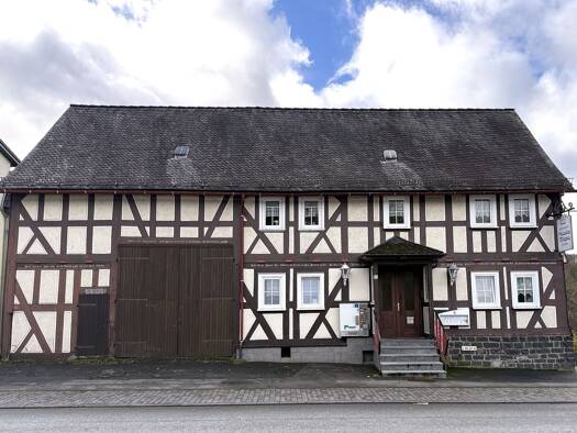 Haus zum Kauf 140.000 € 5 Zimmer 239 m² 1.156 m² Grundstück Hatzfeld Hatzfeld 35116