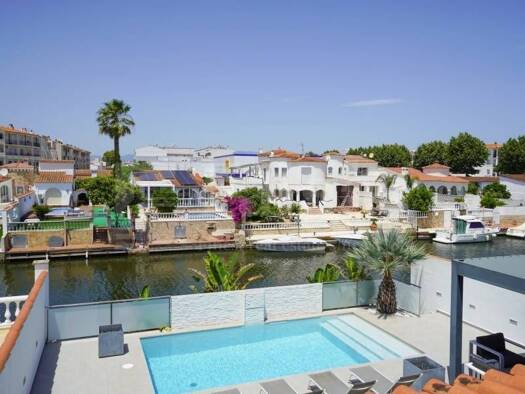 Villa zum Kauf 1.450.000 € 7 Zimmer 225 m² 500 m² Grundstück Castelló d'Empúries 17487