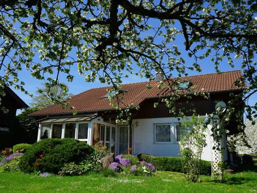 Einfamilienhaus zum Kauf provisionsfrei 495.000 € 4 Zimmer 135 m² 750 m² Grundstück Kleinornach Obing 83119